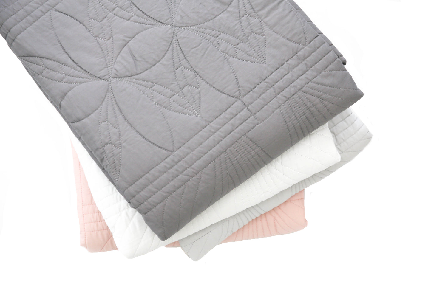 Scallop Edge Cot Quilt Set Elephant