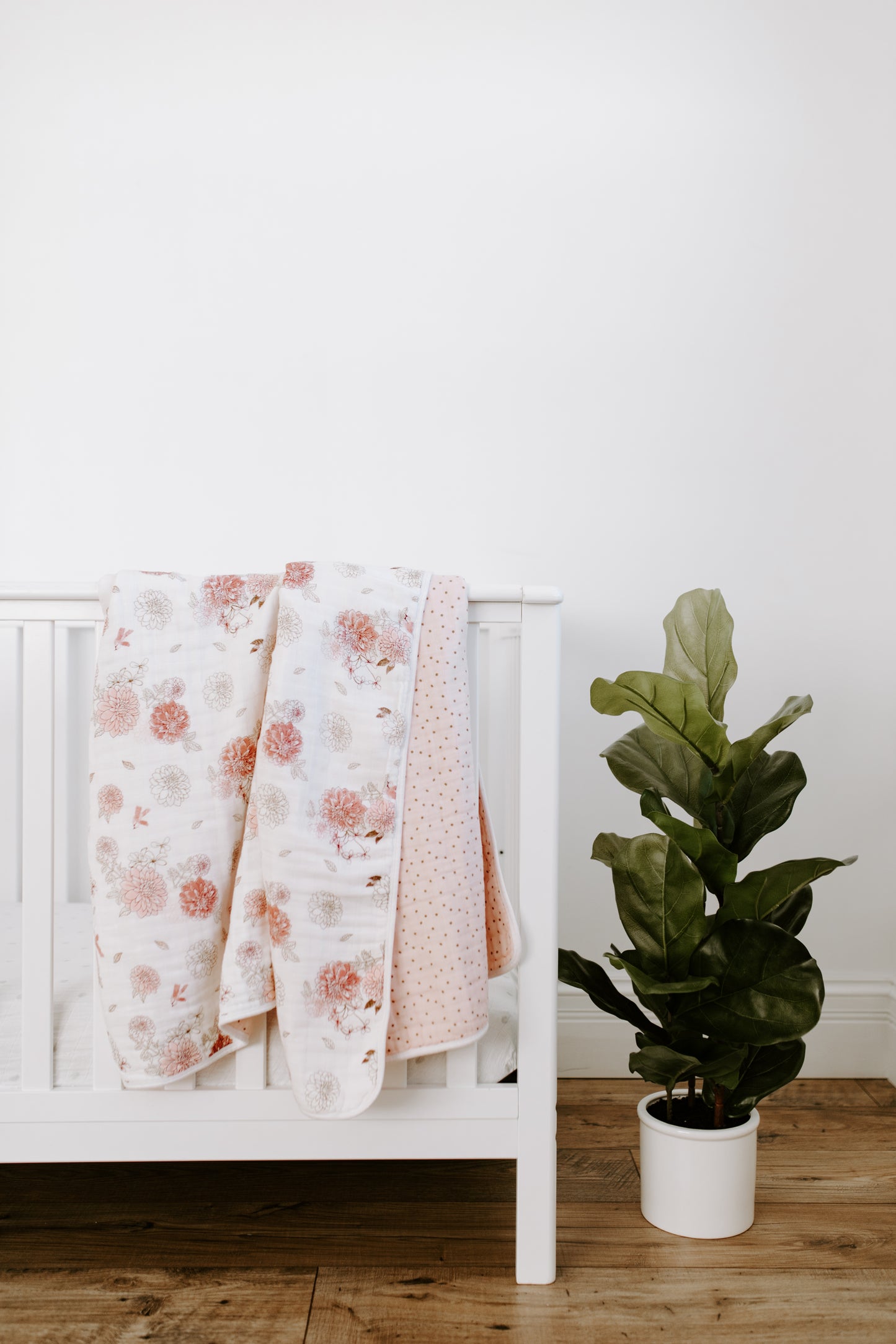 Dahlias Classic Muslin Dream Blanket