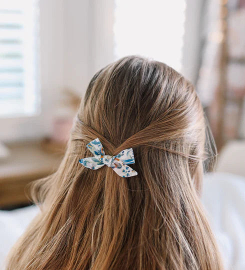 Mae Petite Bow Clip